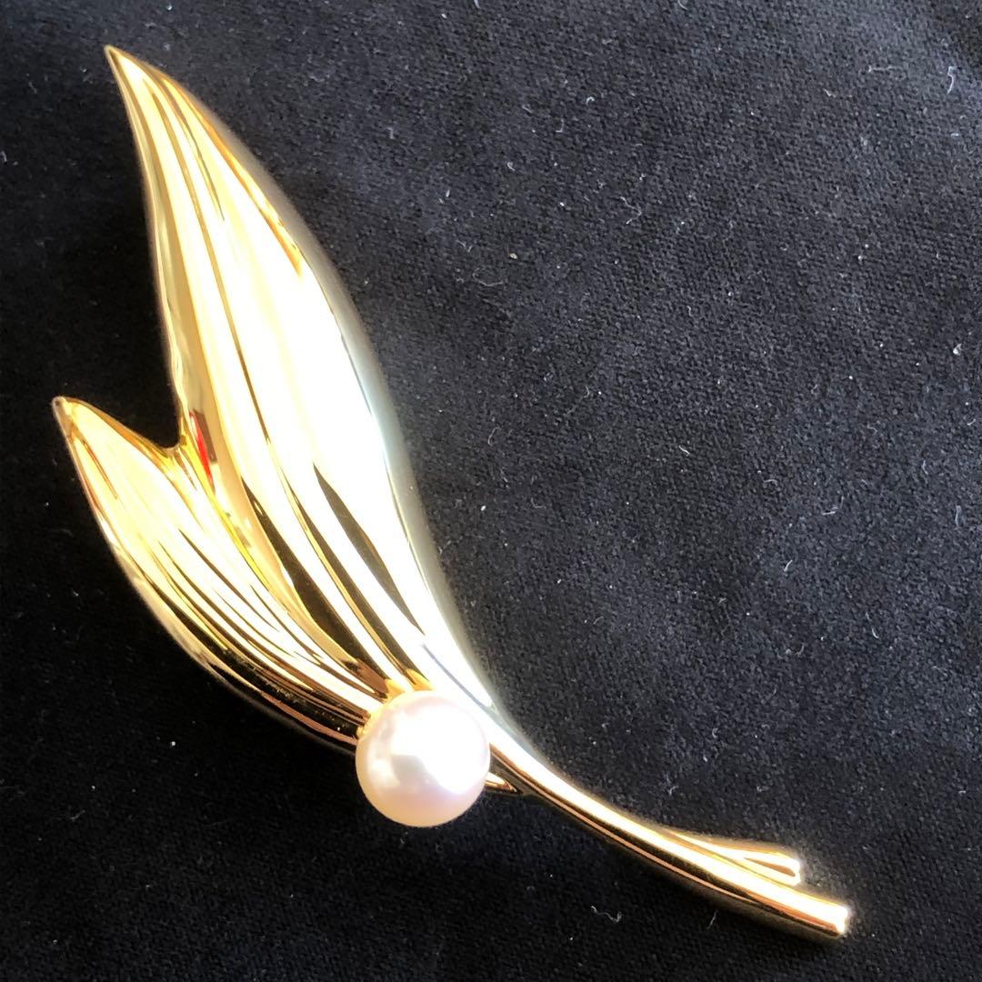 美品　ミキモト　シンプルライン　リーフモチーフ　本真珠　ブローチ　ミニポーチ付