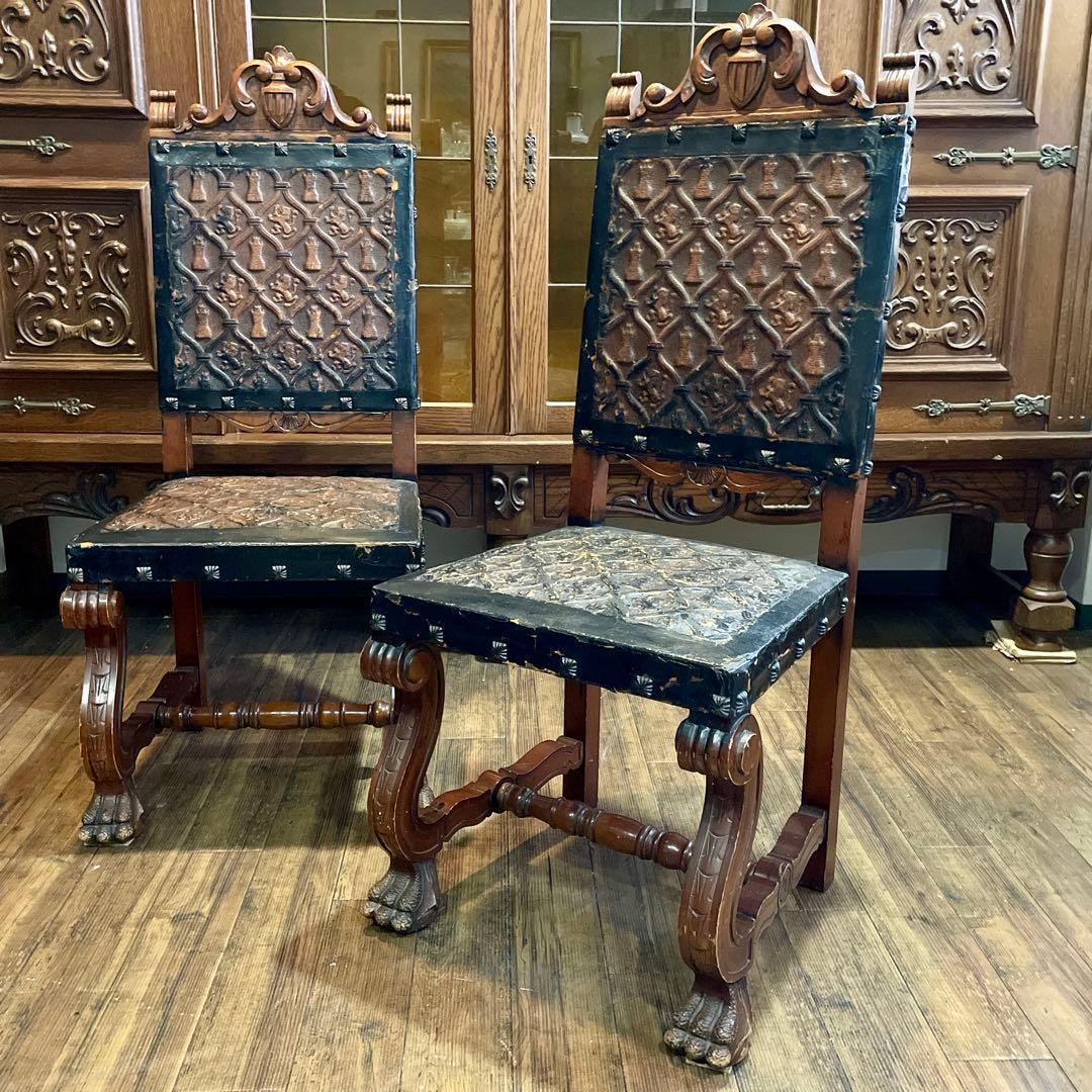 r107 スペイン製 本革型押し 迫力のある力強い印象のアンティークチェア4脚