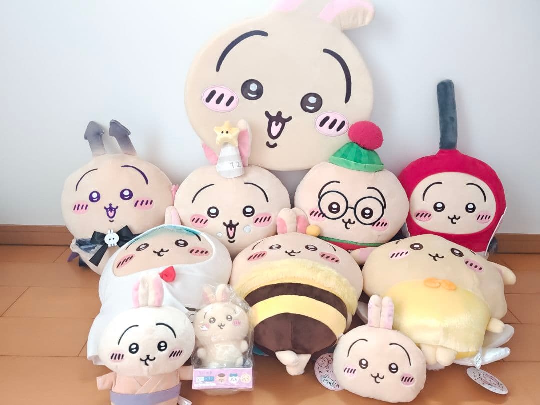 ちいかわ♥クッション♥ぴたれすと♥BIGぬいぐるみポーチ♥うさぎ大量１１点セット