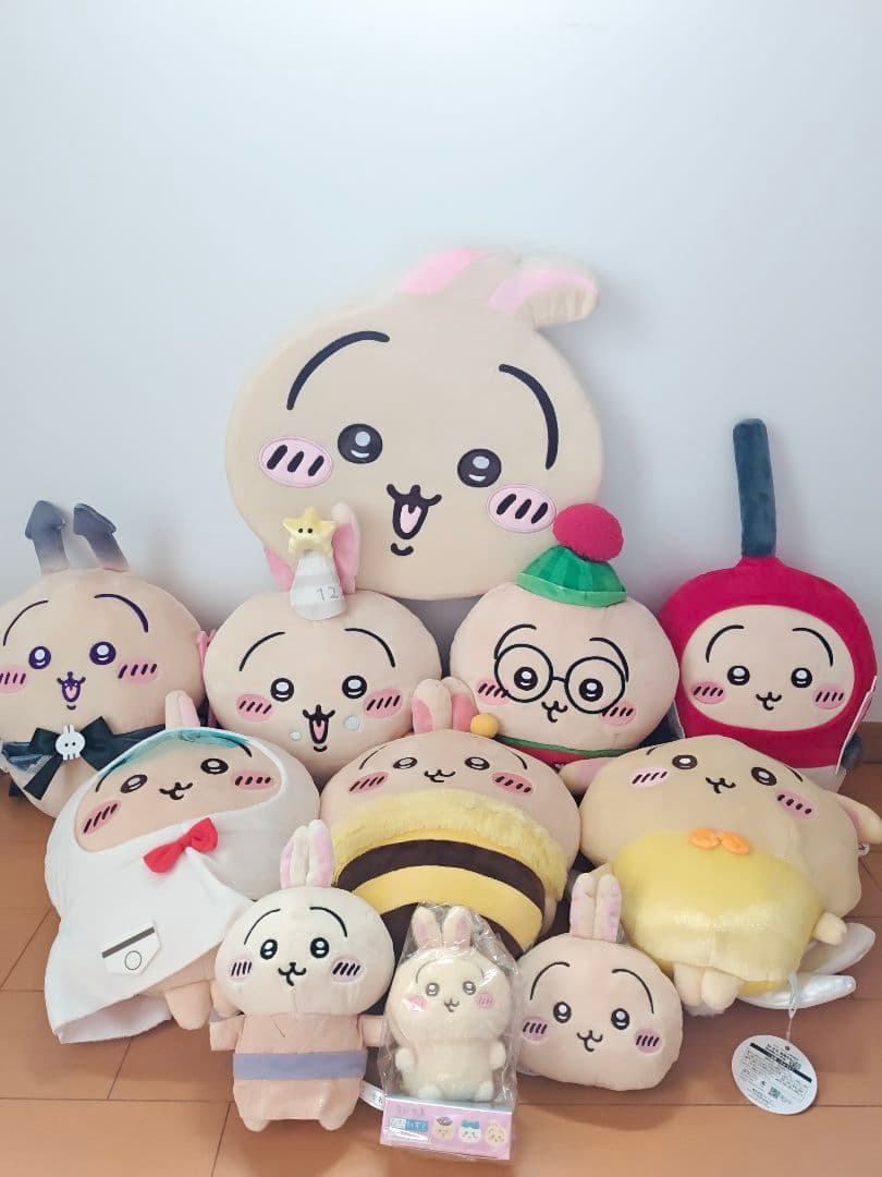 ちいかわ♥クッション♥ぴたれすと♥BIGぬいぐるみポーチ♥うさぎ大量１１点セット
