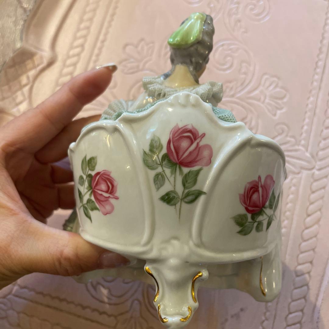 西ドイツの水色フリルドレスの陶器人形SALE‼️