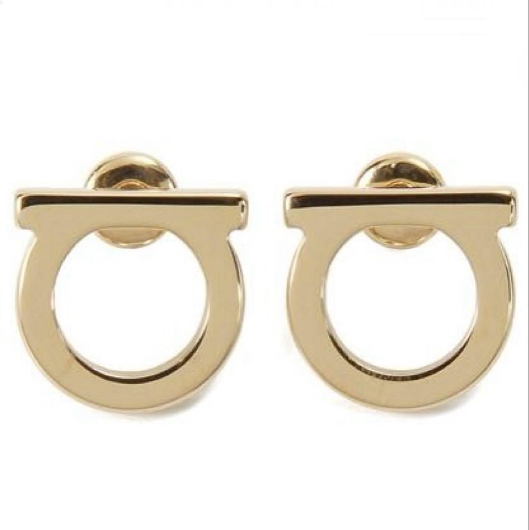 サルヴァトーレ フェラガモ　ガンチーニ ピアス　ゴールド