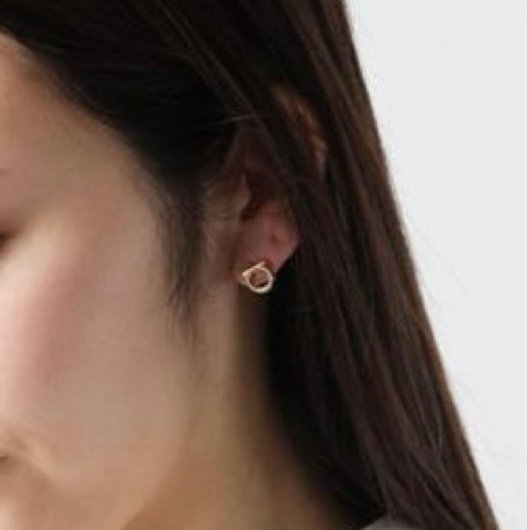 サルヴァトーレ フェラガモ　ガンチーニ ピアス　ゴールド