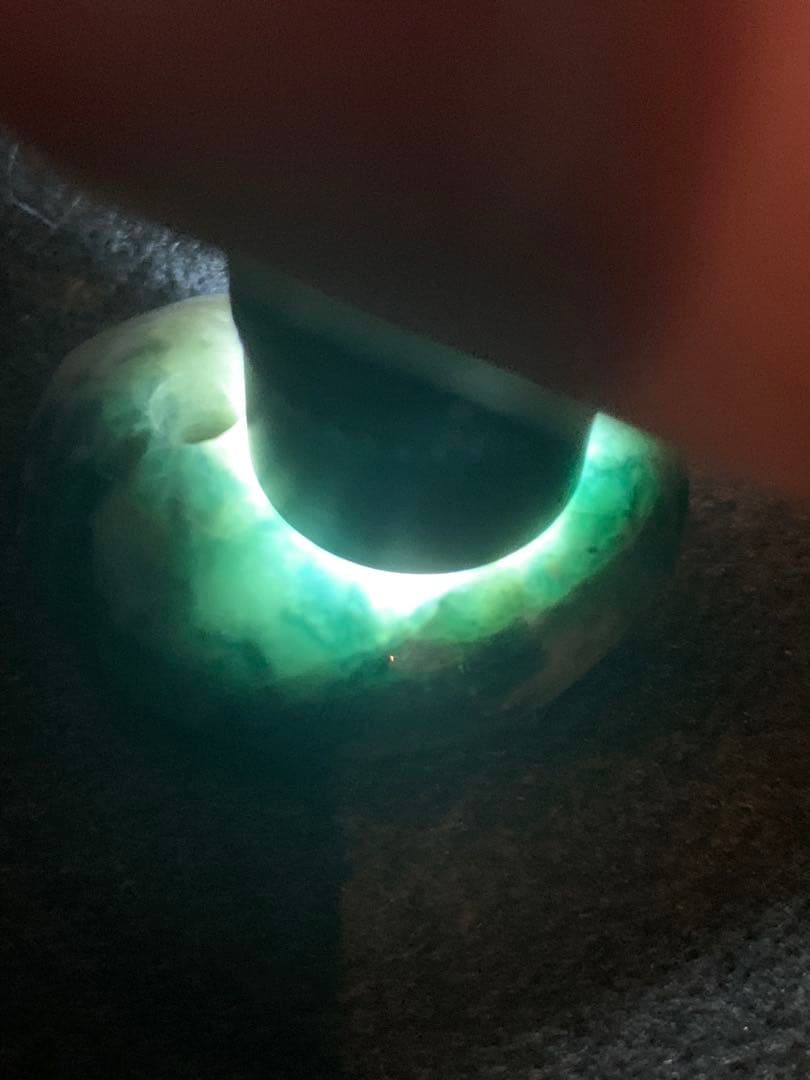 宝石質　入りコン沢翡翠勾玉　糸魚川　翡翠　コン沢　勾玉　根付　出土　原石　御守り