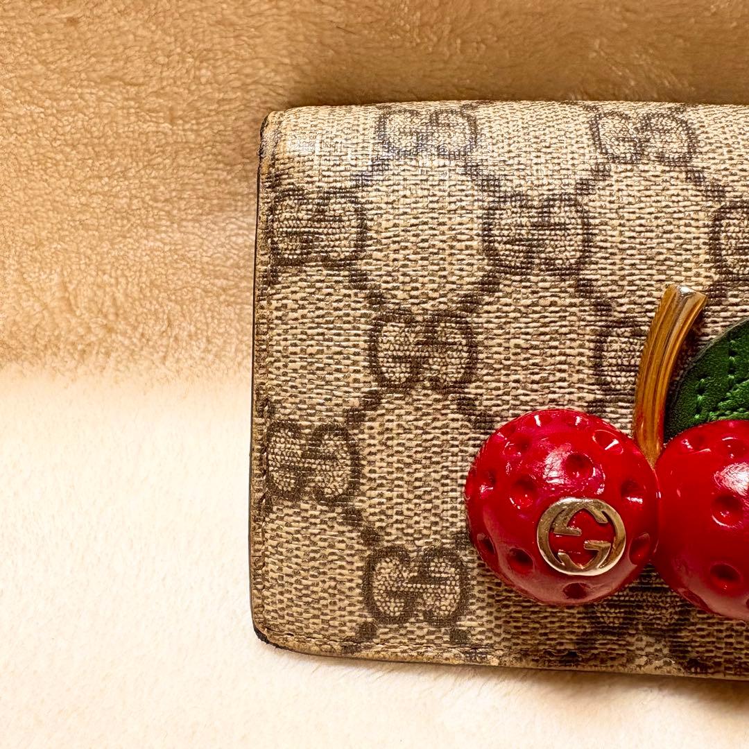 GUCCI GGスプリーム チェリー ウォレット〔二つ折財布〕