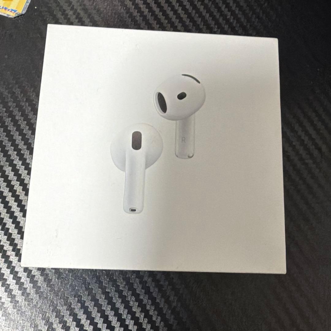 AirPods4 ノイズキャンセリング付き本体 ホワイト 充電ケース付き