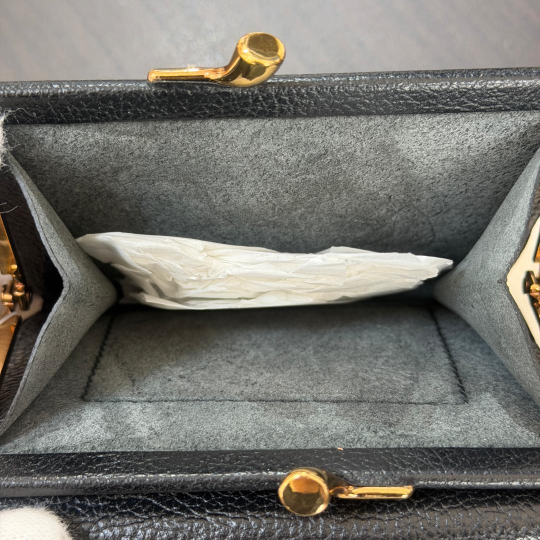 【新品未使用】イルビゾンテ 二つ折り がま口 財布 黒 ブラック