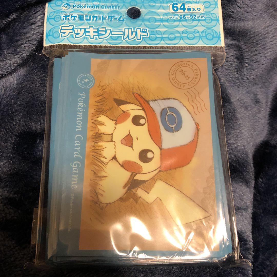 ポケモンカードゲーム　スリーブ　ぼうしをかぶったピカチュウ イッシュ　64枚
