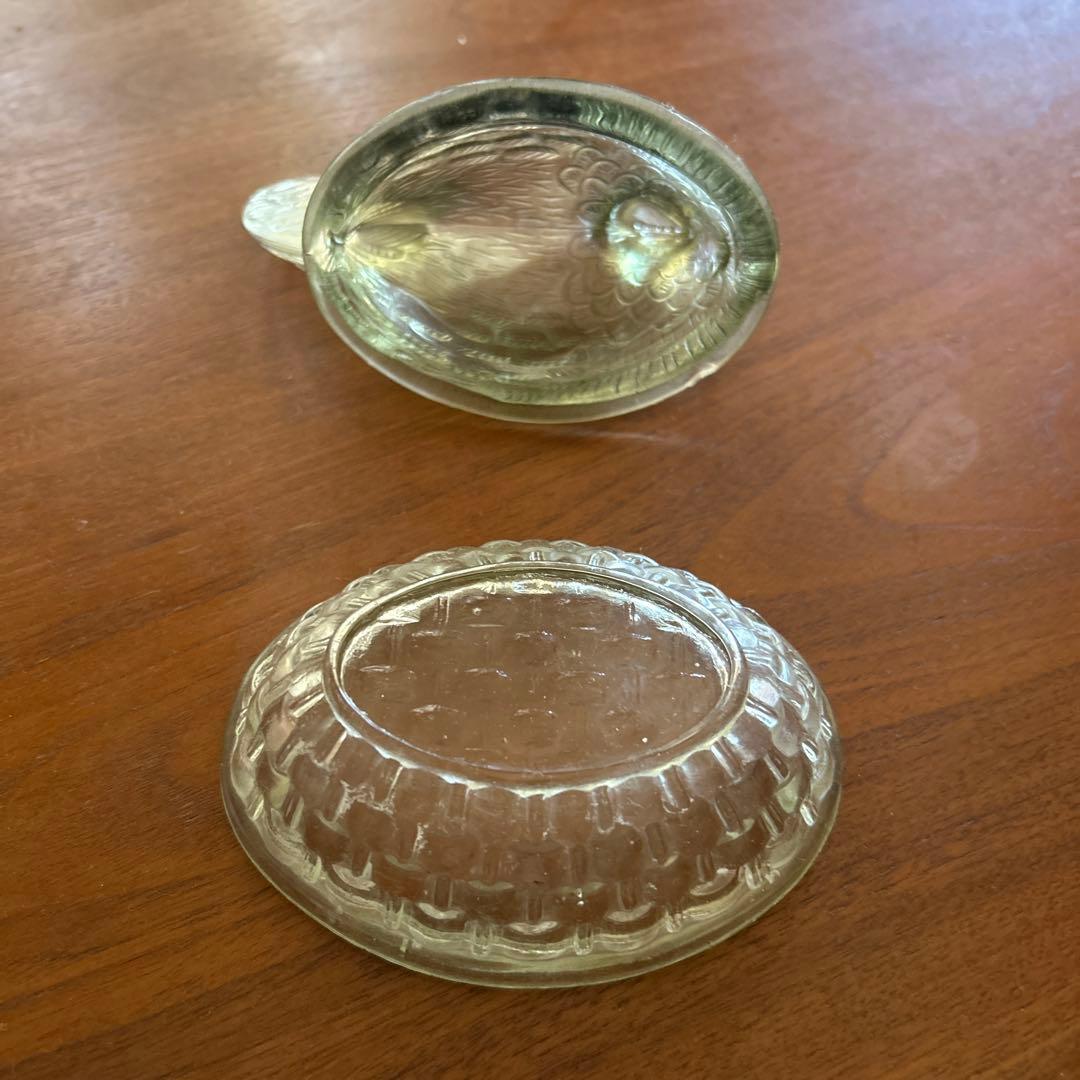 【送料無料】インディアンガラス 小物入れ ニワトリ Hen on Nest