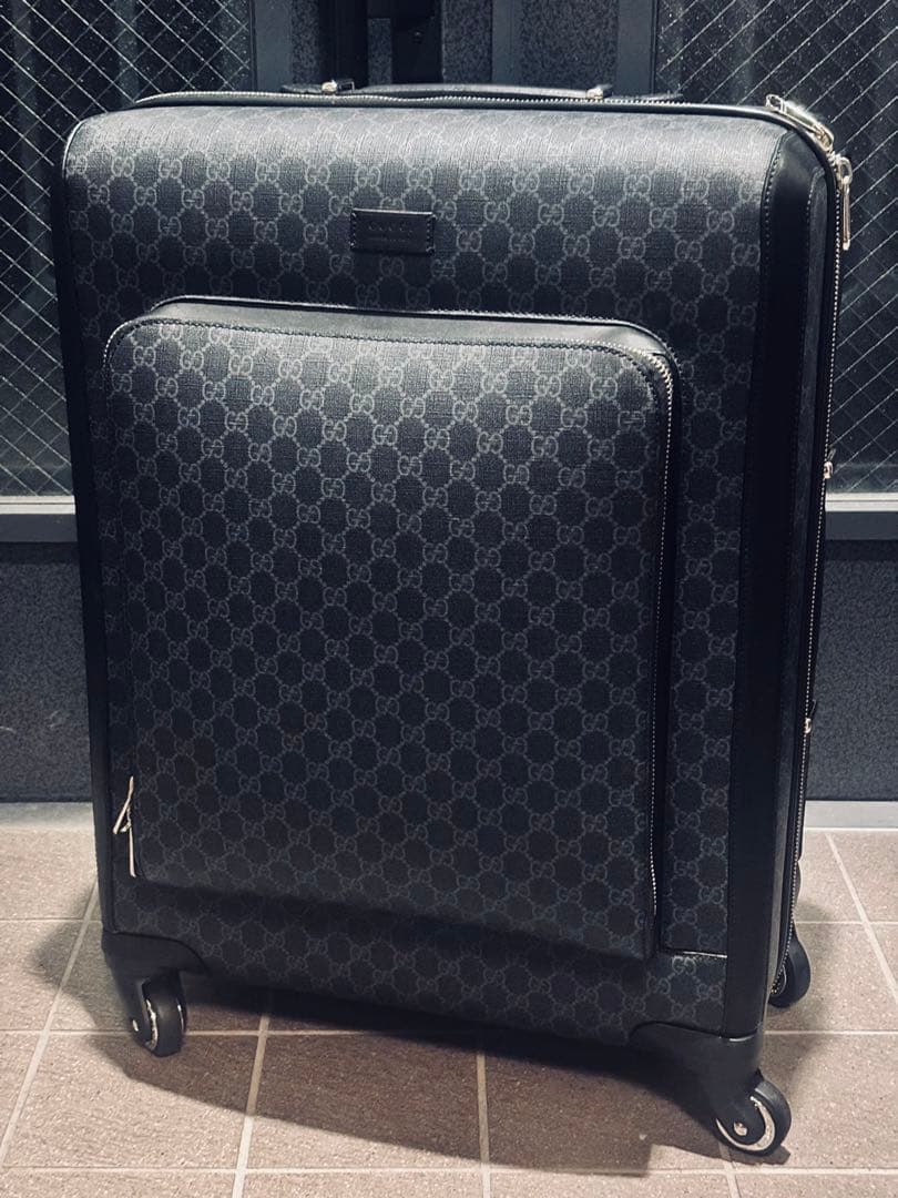 【美品、希少】グッチ、GUCCI、トロリースーツケース、GGスプリーム、黒