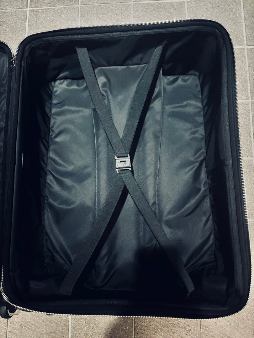 【美品、希少】グッチ、GUCCI、トロリースーツケース、GGスプリーム、黒