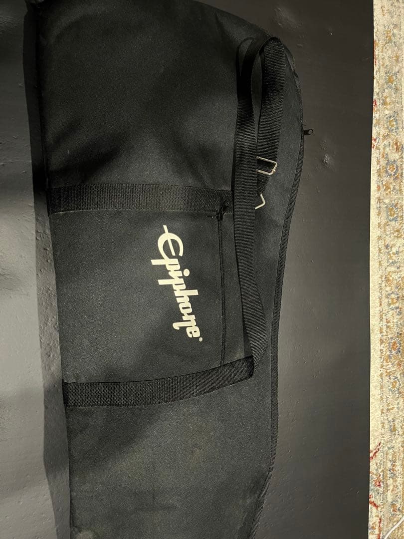 Epiphone ベース 黒