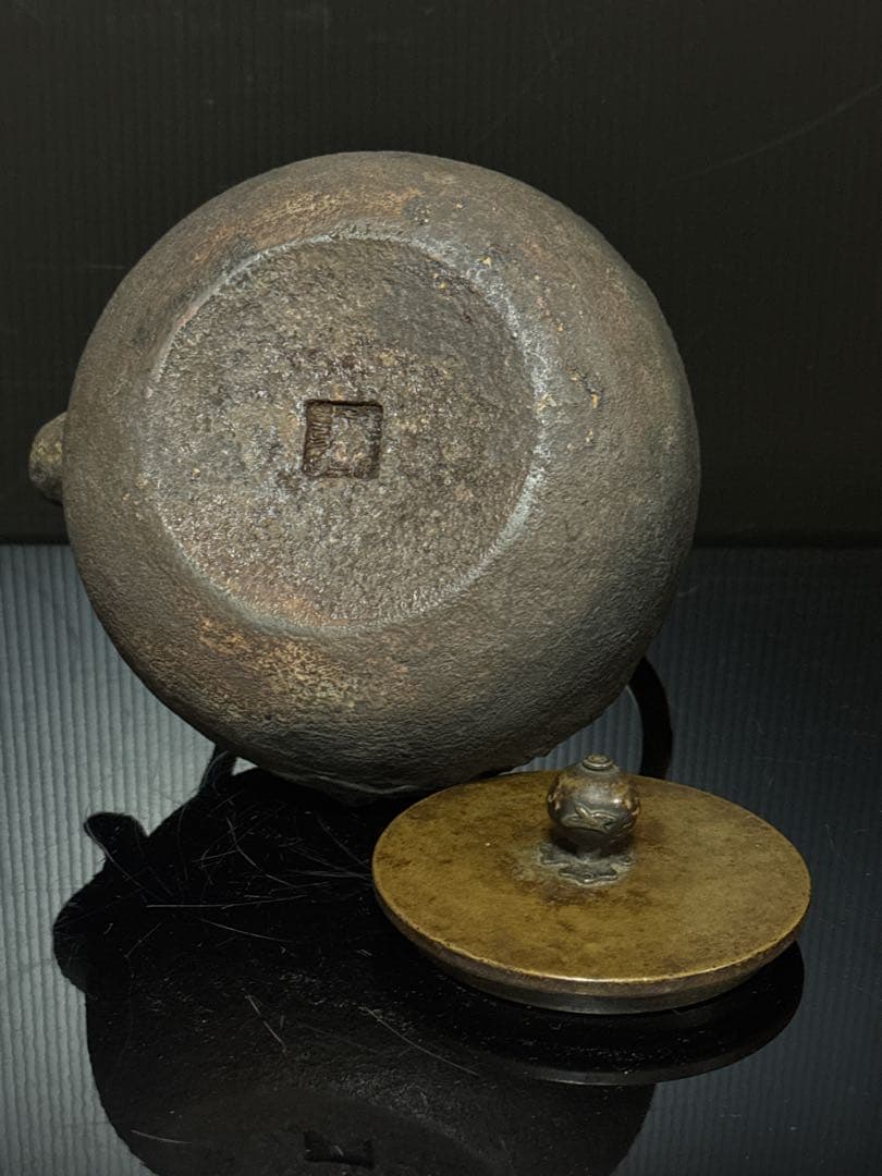 極上 中期 亀文堂 日本亀文 楼閣山水千鳥銀象嵌 蝙蝠象嵌提手 鉄瓶 茶道具