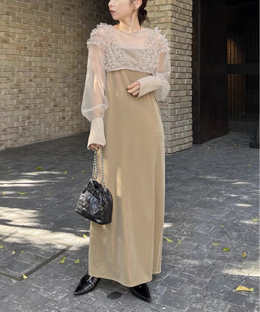 【完売品・新品未使用】カプリシュレマージュ ワンピース ベージュ 結婚式 二次会