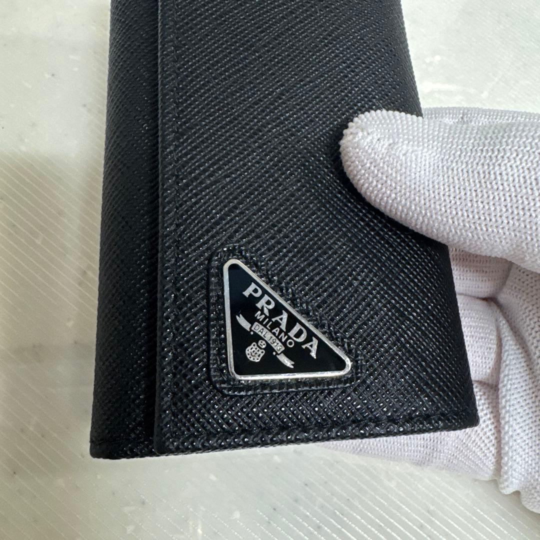 PRADA サフィアーノ　トライアングル　キーケース　ブラック　レザー