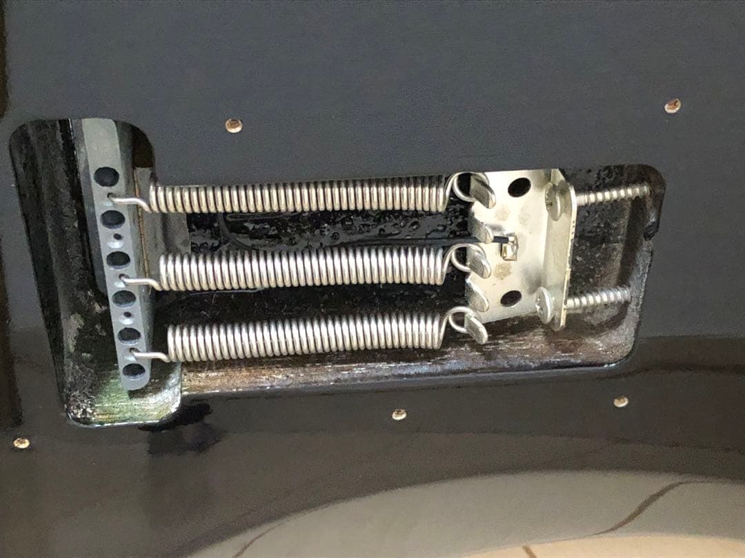 セルバ　SELVA エレキギター　軽量　超低弦高