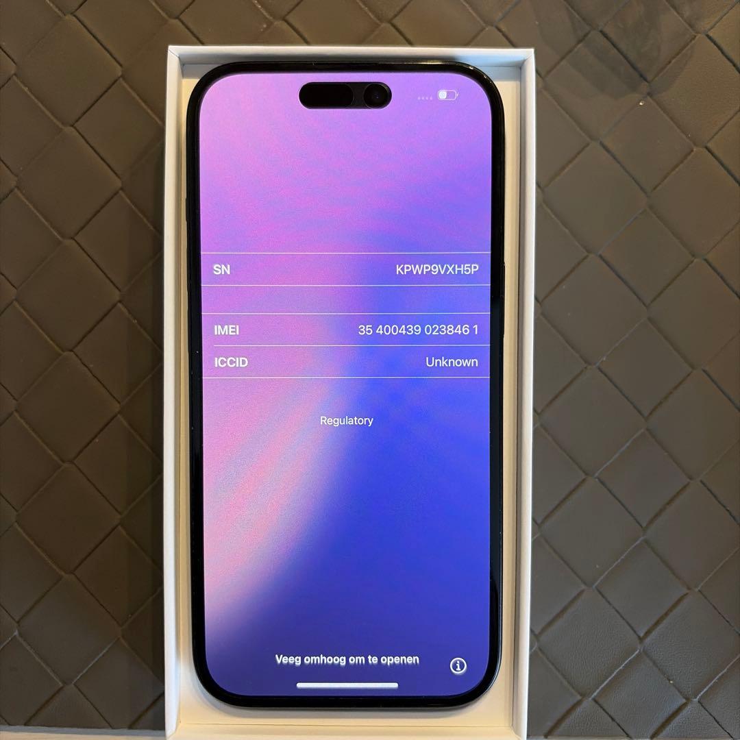 【美品】 iPhone 15 128GB ブラック SIMフリー