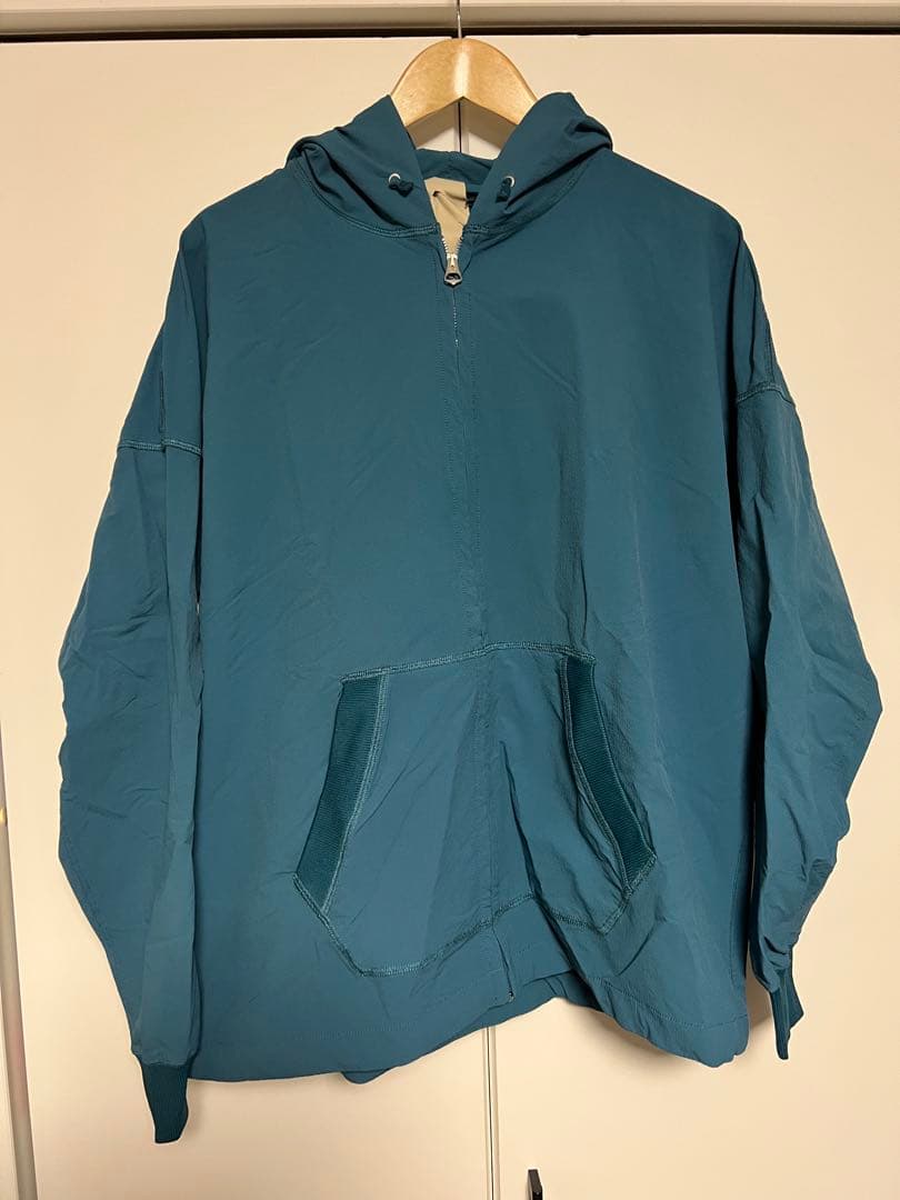 TenC フーディーパーカー　コバルトブルー色　新品　Size50