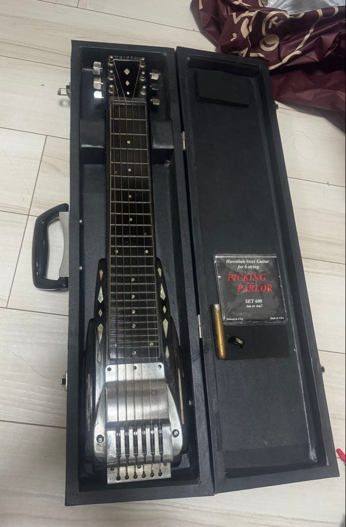 ハワイアンギター スチール66cm ハードケース付き