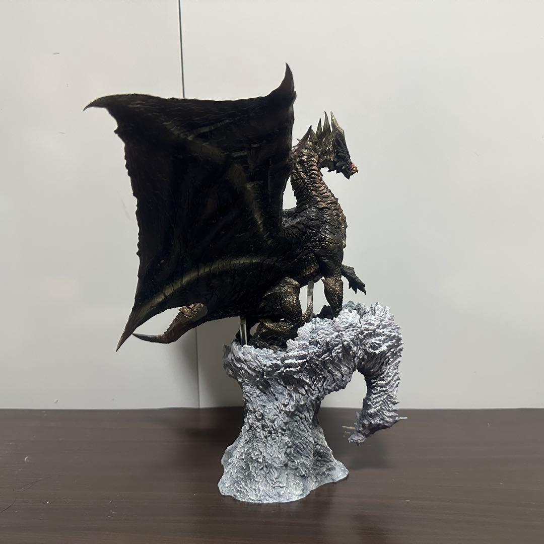 鋼龍 クシャルダオラ 復刻版 モンスターハンター カプコン クリエイターズモデル