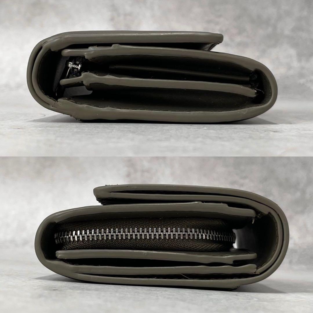 未使用級◎フルラ　ムーンコンパクトウォレット　二つ折り財布　アーチロゴ　現行ロゴ