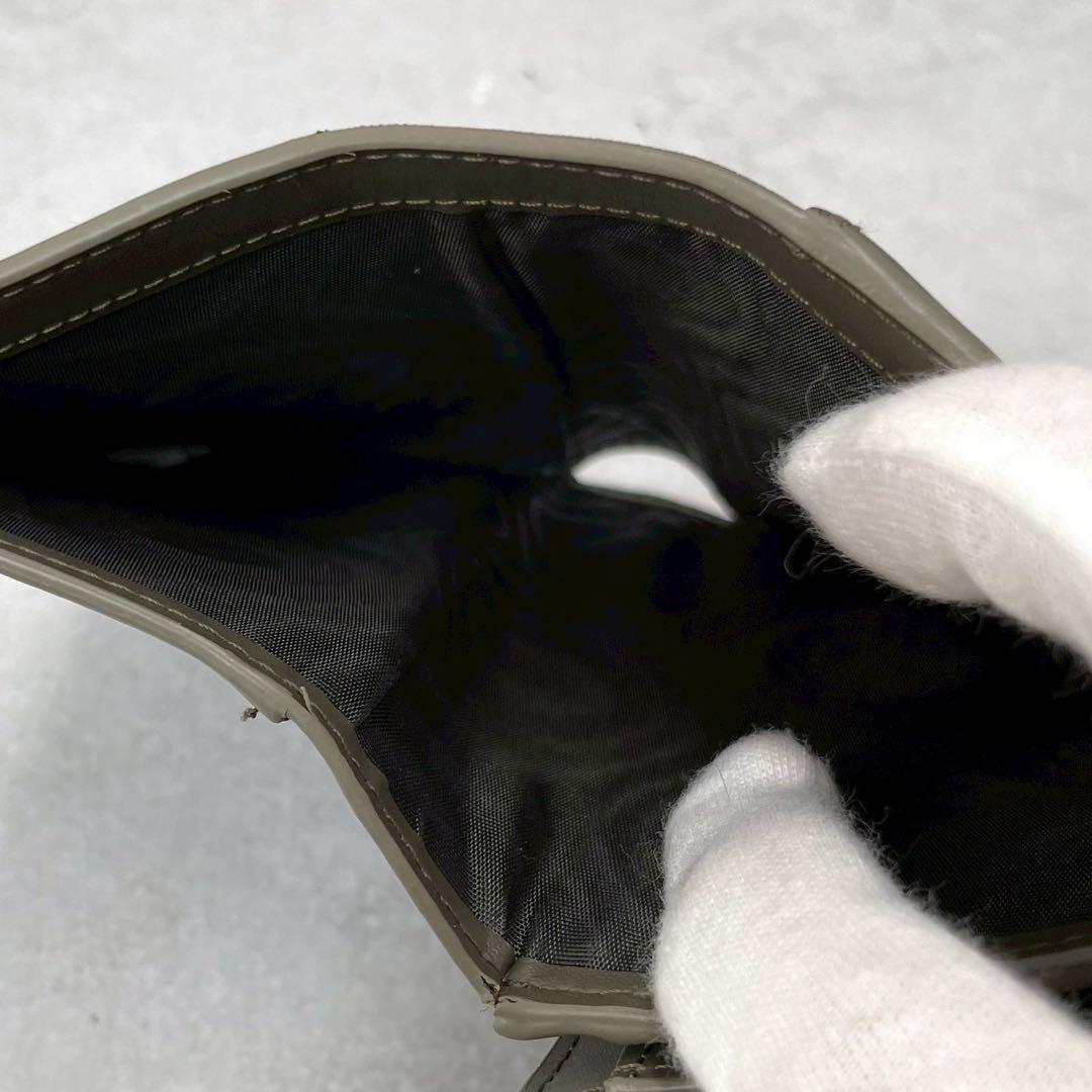 未使用級◎フルラ　ムーンコンパクトウォレット　二つ折り財布　アーチロゴ　現行ロゴ