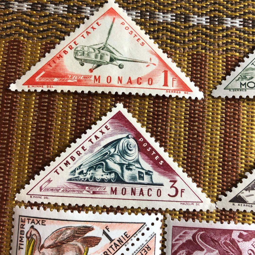 三角形切手を 一気に24種未使用です！世界各地から！レアな南マルク共和国切手も！