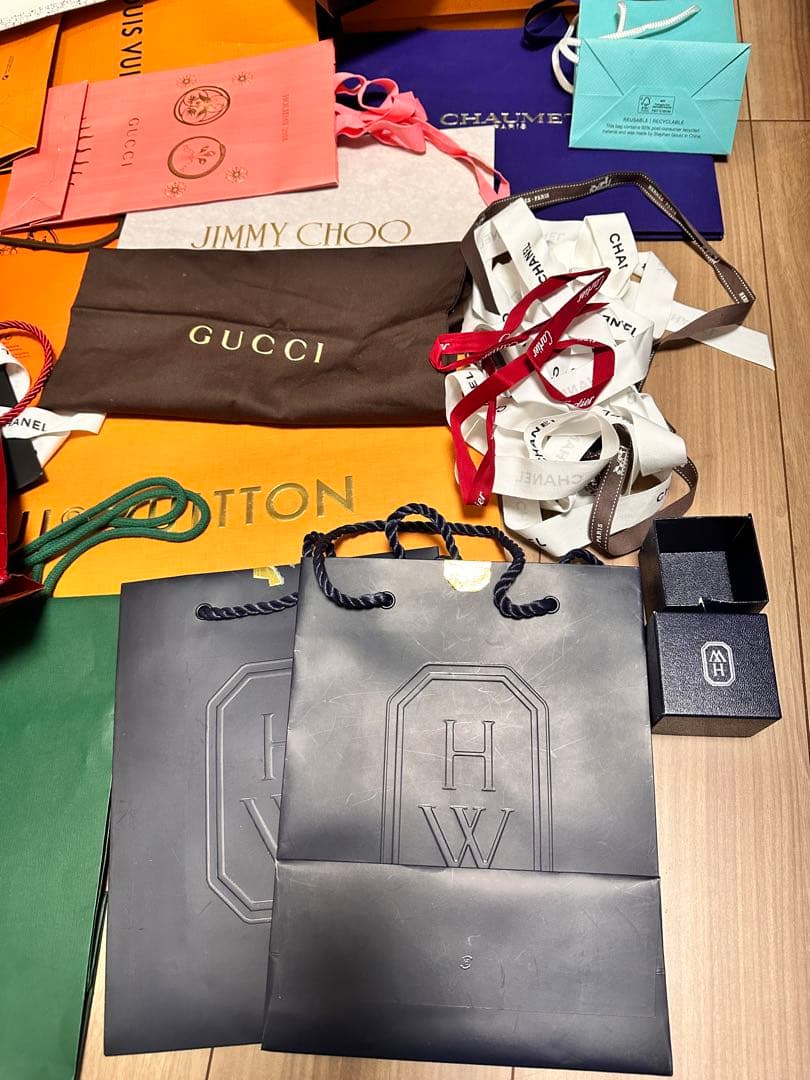 ブランドショップ袋　シャネル、ハリーウィンストン