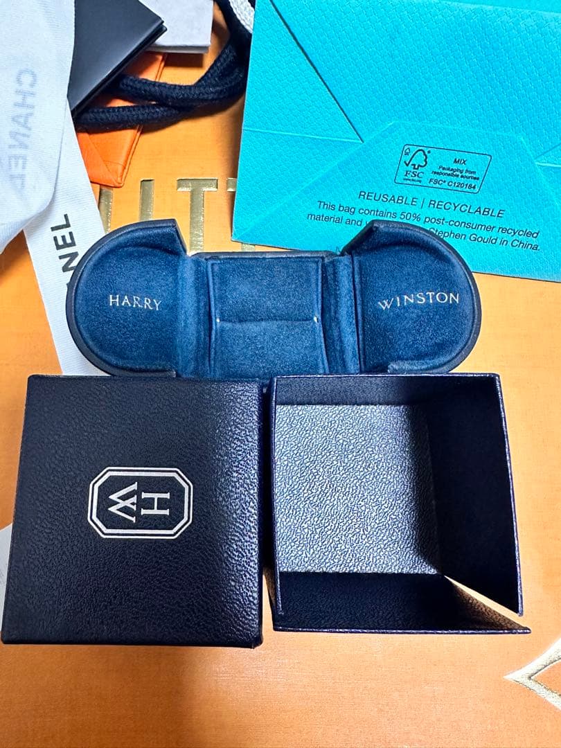 ブランドショップ袋　シャネル、ハリーウィンストン