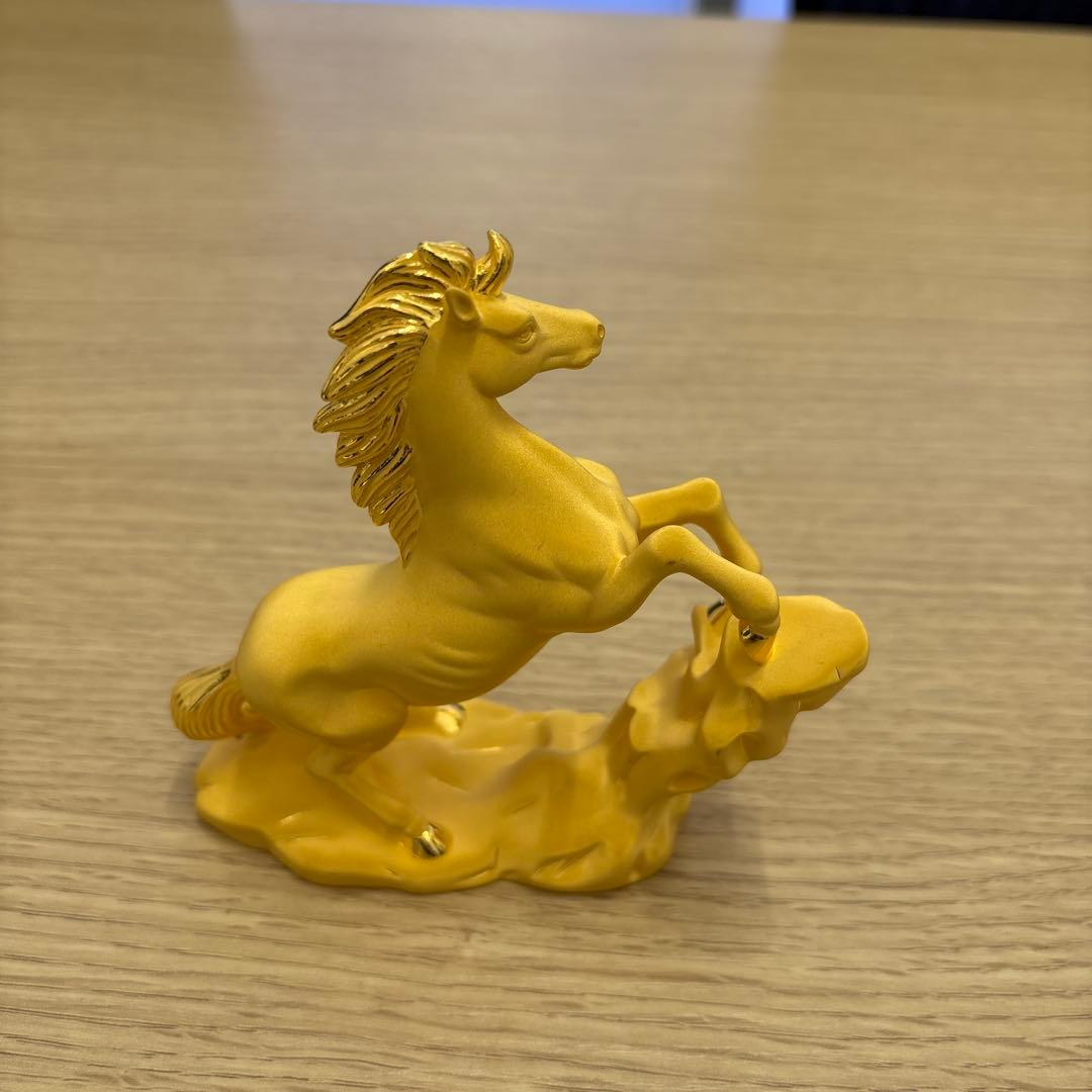 ゴールド馬の置物 約10cm