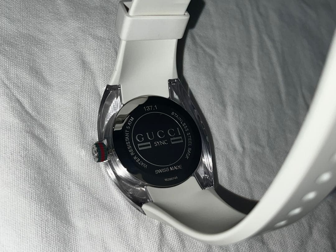 GUCCI 時計 SYNC シンク ホワイト　箱、説明書付き‼️