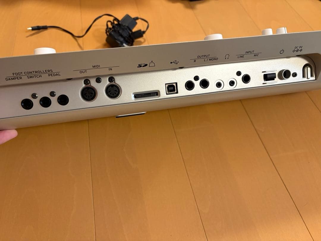 KORG KROSS2-61 限定ホワイト ケース付 美品