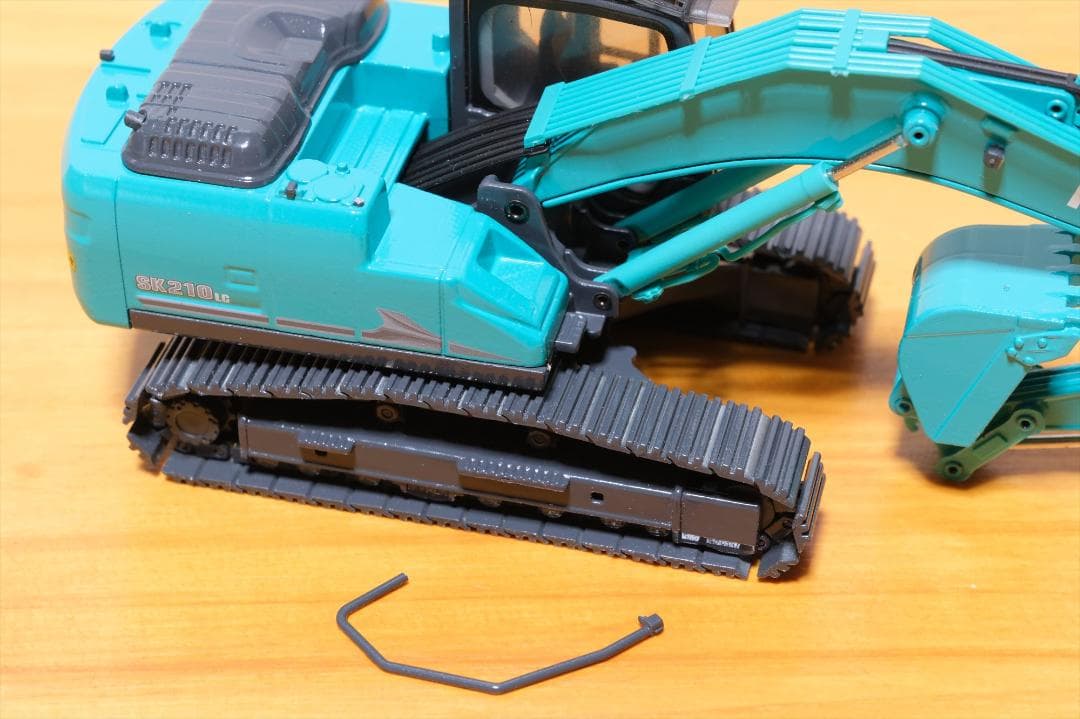 KOBELCO SK210LC-11 ミニチュア　(手摺破損)