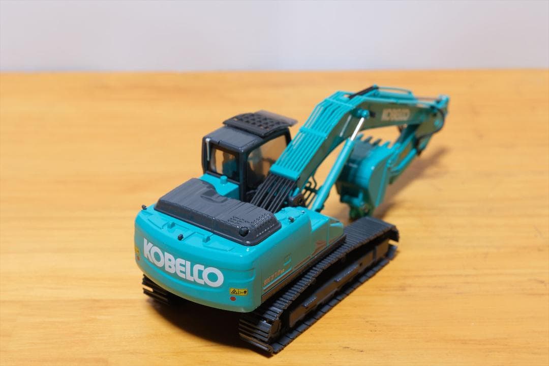 KOBELCO SK210LC-11 ミニチュア　(手摺破損)