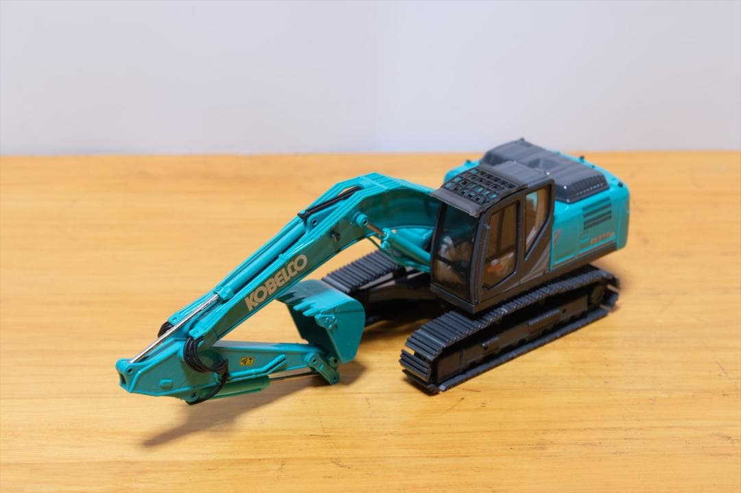 KOBELCO SK210LC-11 ミニチュア　(手摺破損)