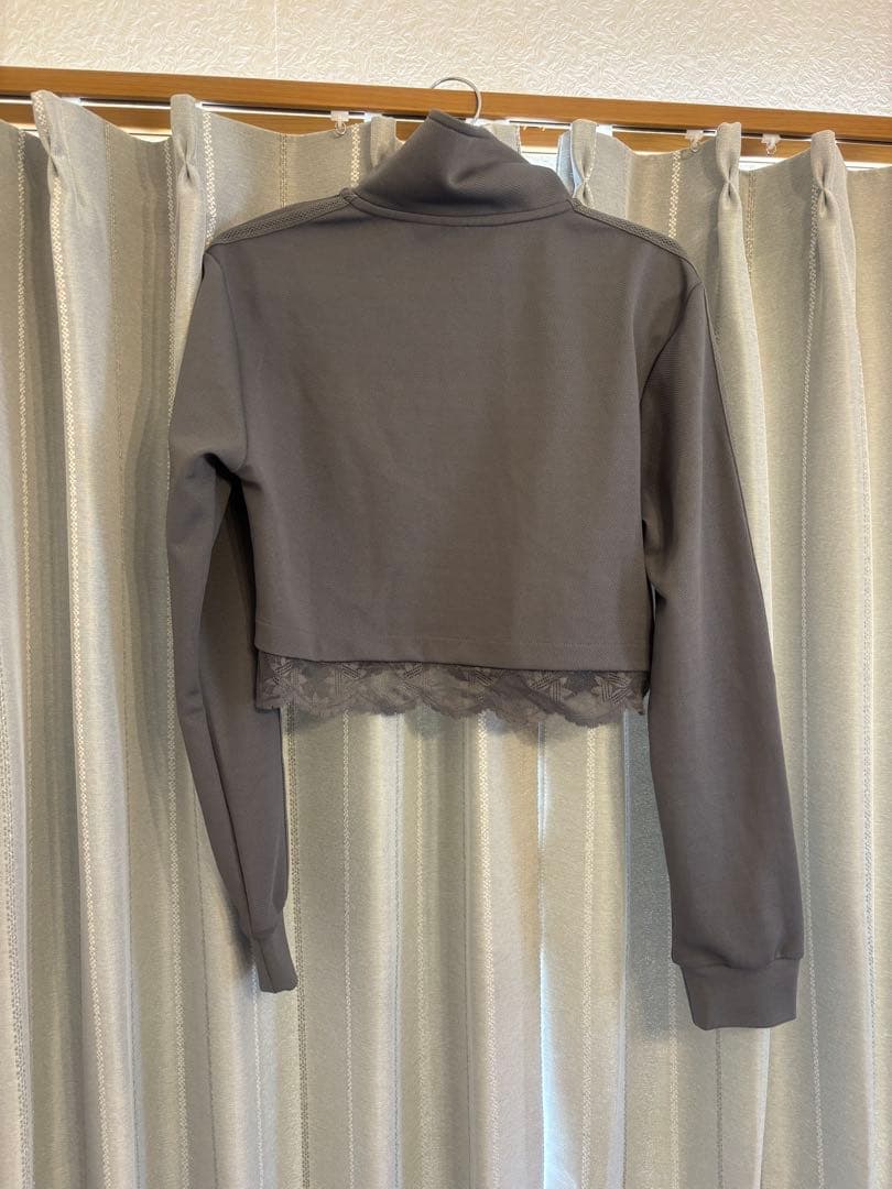 adidas originalsクロップド丈トラックジャージ