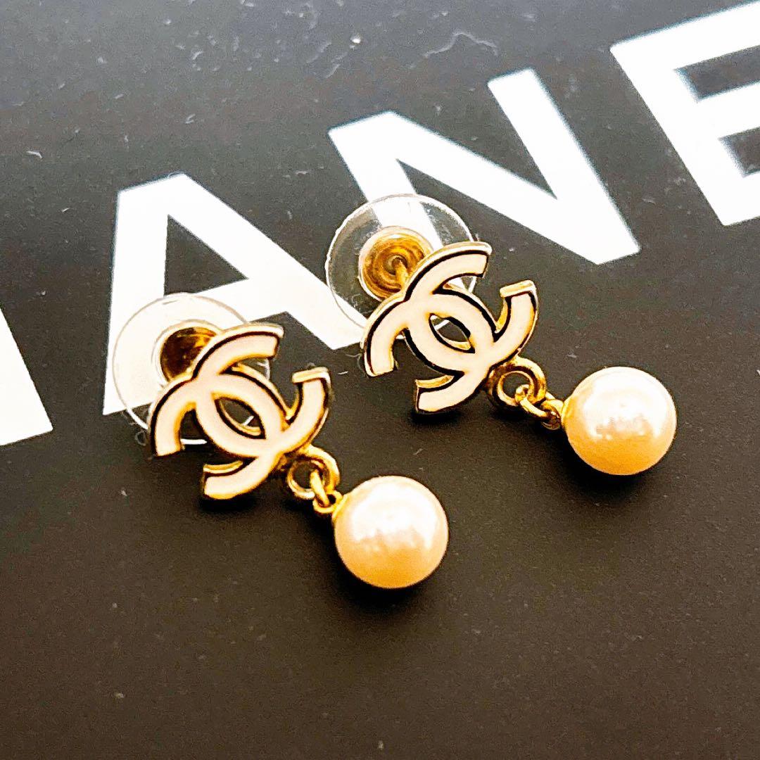 CHANEL シャネル　パール付き　ココマークロゴピアス　訳アリ　美品