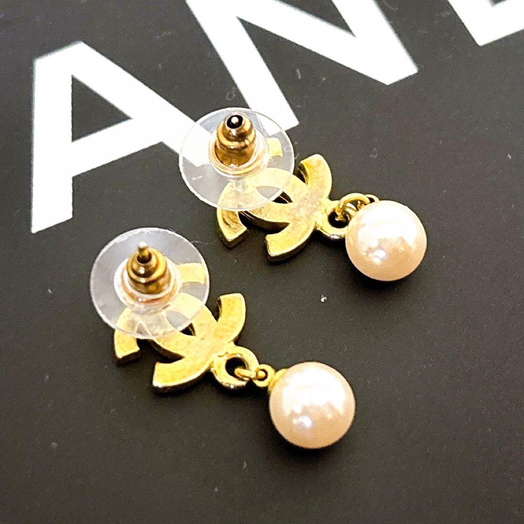 CHANEL シャネル　パール付き　ココマークロゴピアス　訳アリ　美品