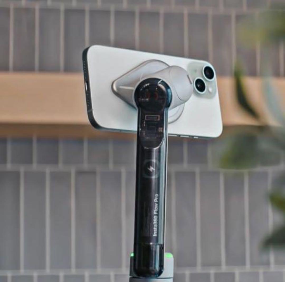インスタInsta360 Flow Pro 純正MagSafe対応マウント付き