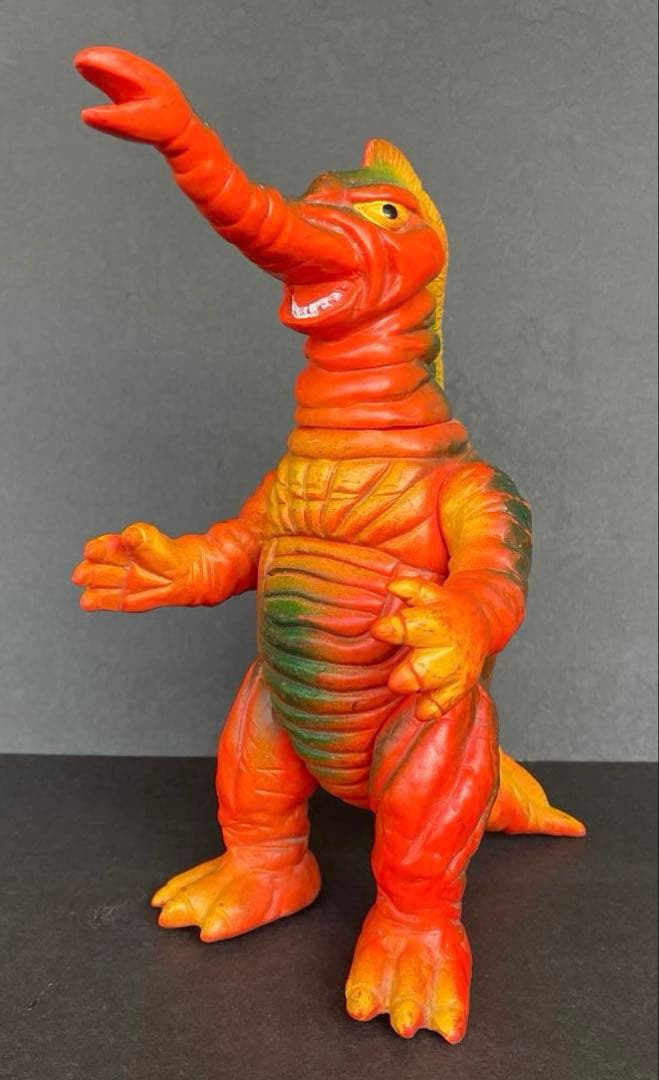 ブルマァク　 帰ってきたウルトラマン　サータン　 オレンジ成型　公開当時品