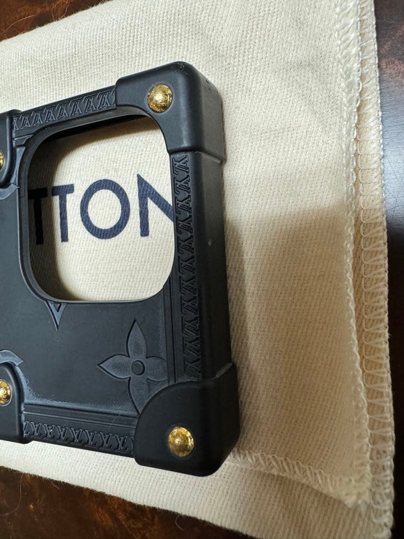 LOUIS VUITTON M81997 リ・トランク iPhone14Pro