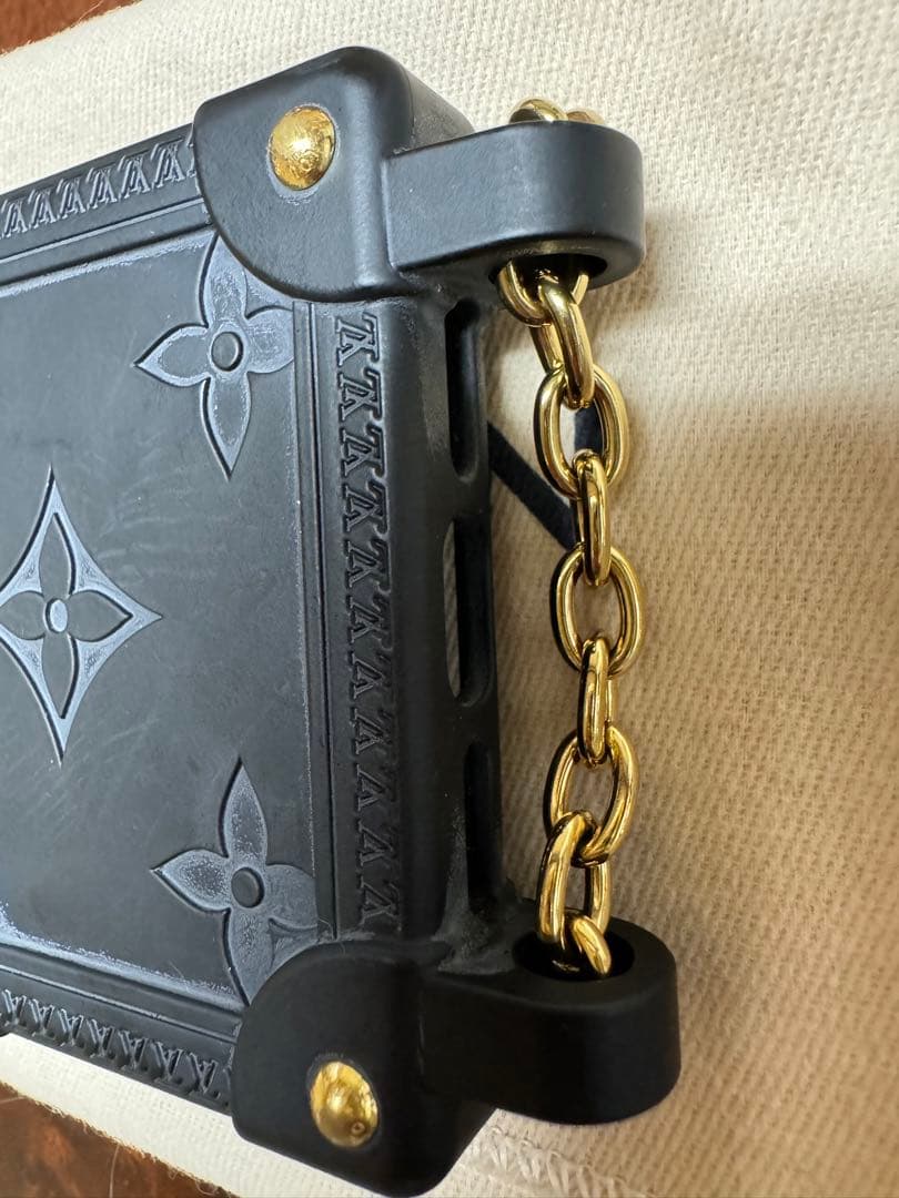 LOUIS VUITTON M81997 リ・トランク iPhone14Pro