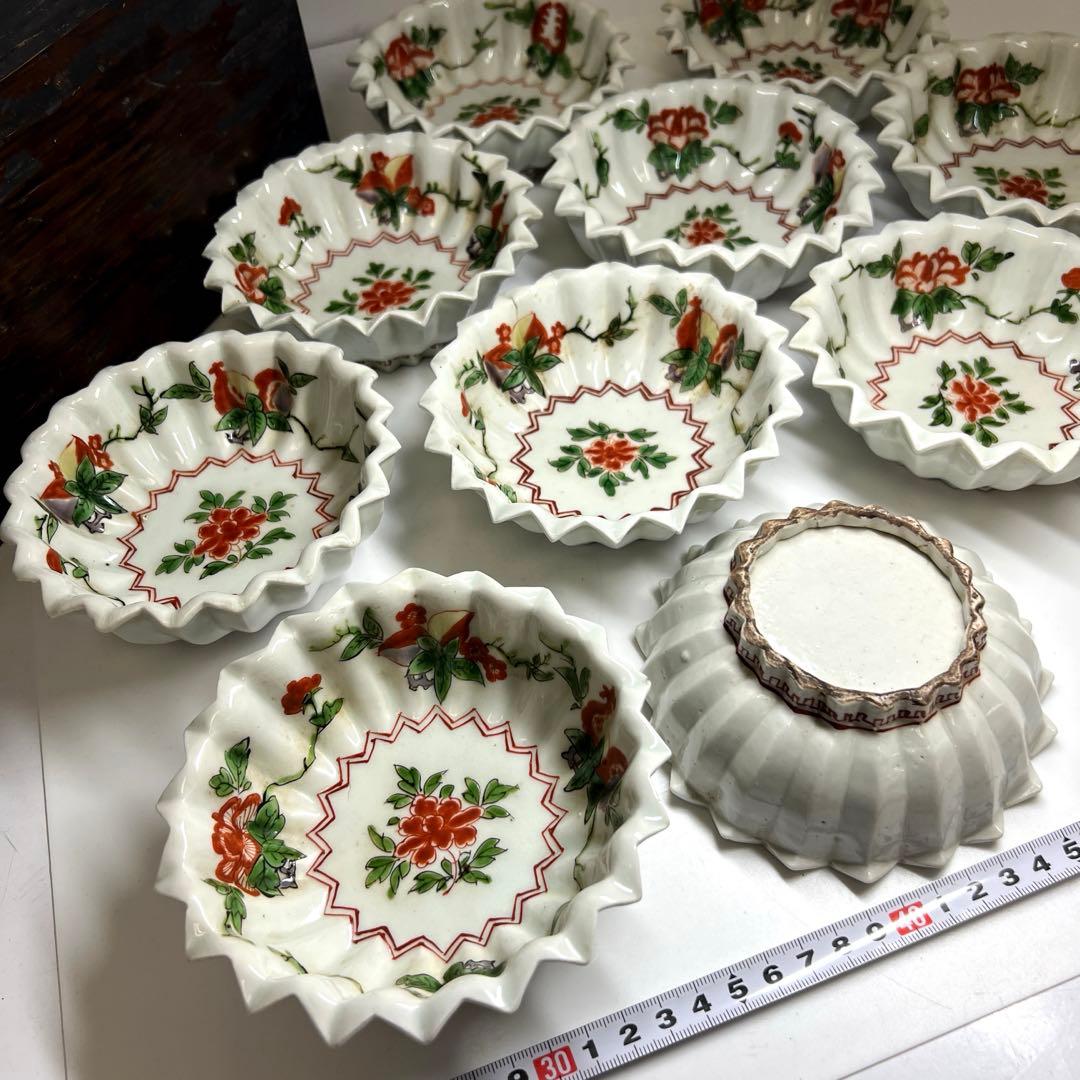 江戸中後期古伊万里赤絵花図　ギザギザ向付10客　木箱付　幅約12.7㎝　トトオサ