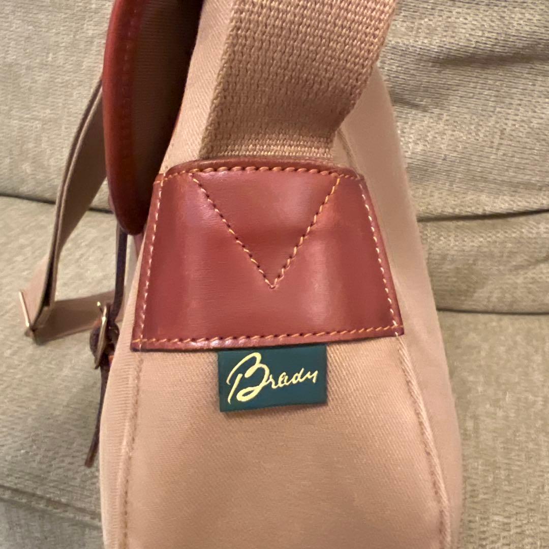 BRADY アリエルトラウト　スモール