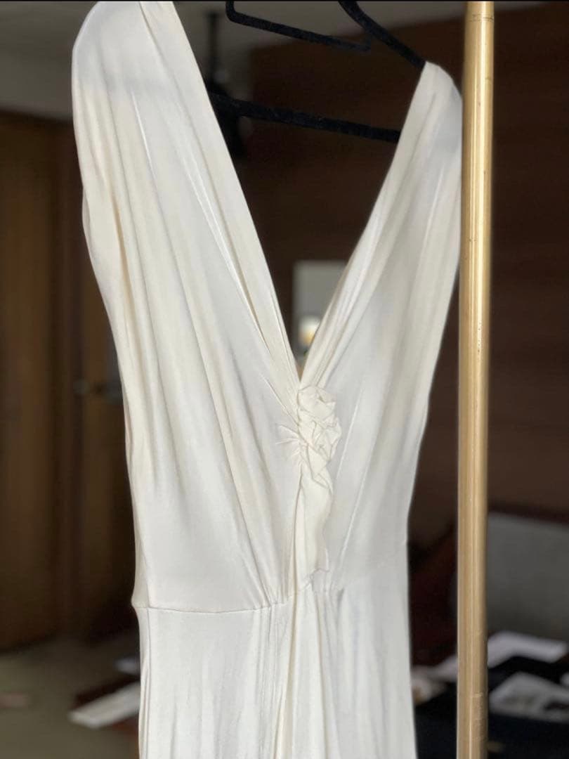 a Ferretti Vネック ドレープ ロングドレス ホワイト