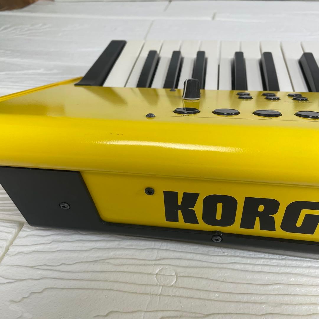 【希少】コルグ　KORG M50 シンセサイザー 61鍵 限定カラー　イエロー