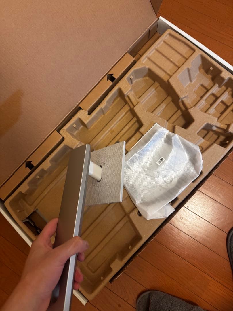 DELL モニター 本体 シルバー 台座型