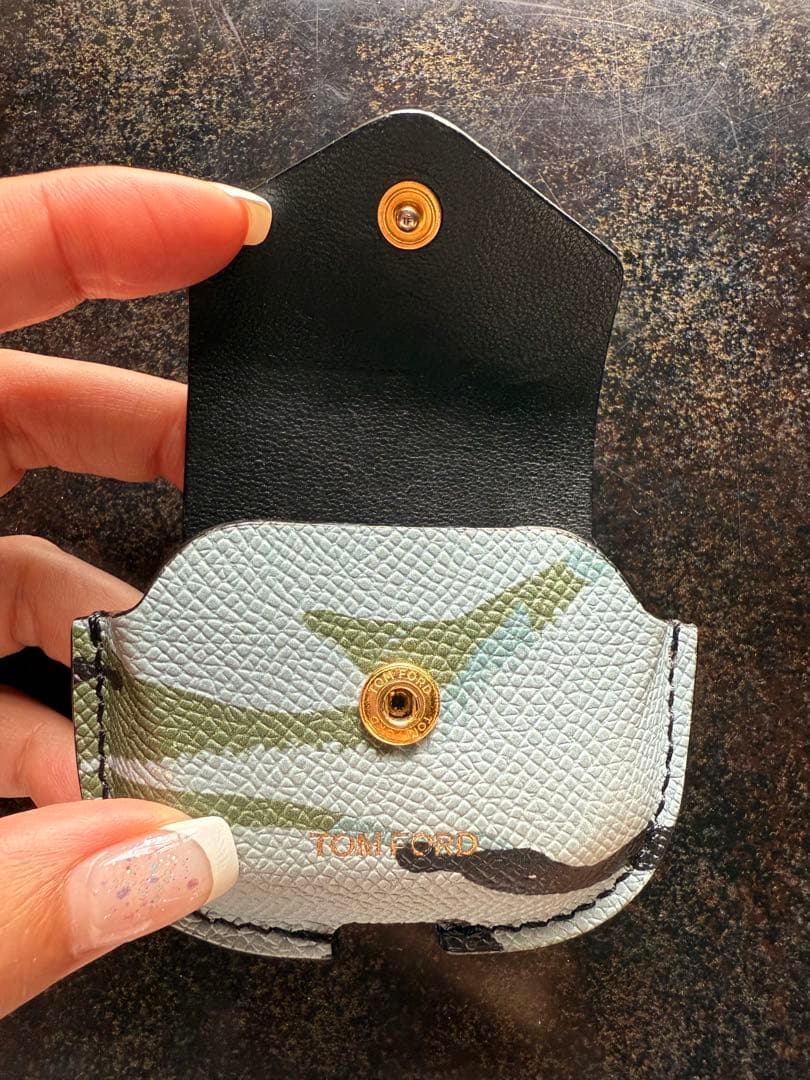 TOM FORD AirPodsイヤホンケース