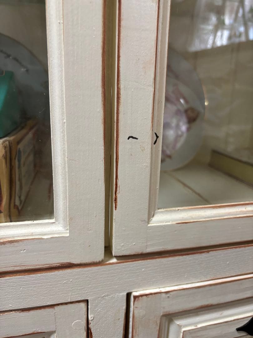 Omi　シャビーホワイトな医療棚風キャビネット