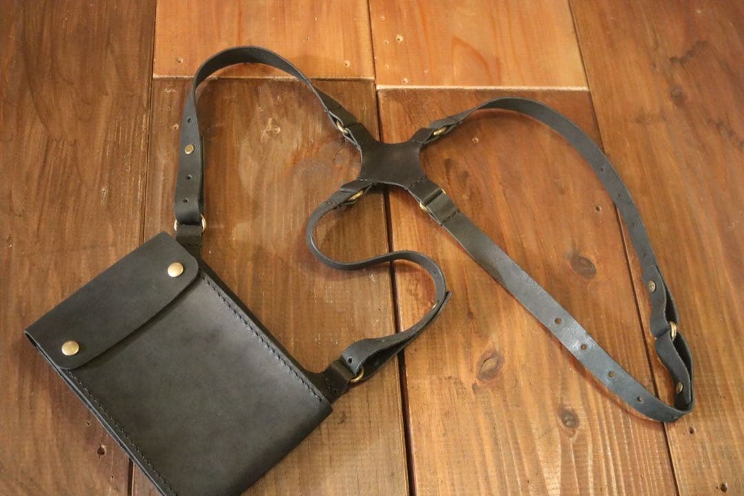 に*ろ様 【ダブル】ショルダーホルスターバッグ　牛本革　ホルスター　ショルダーバ